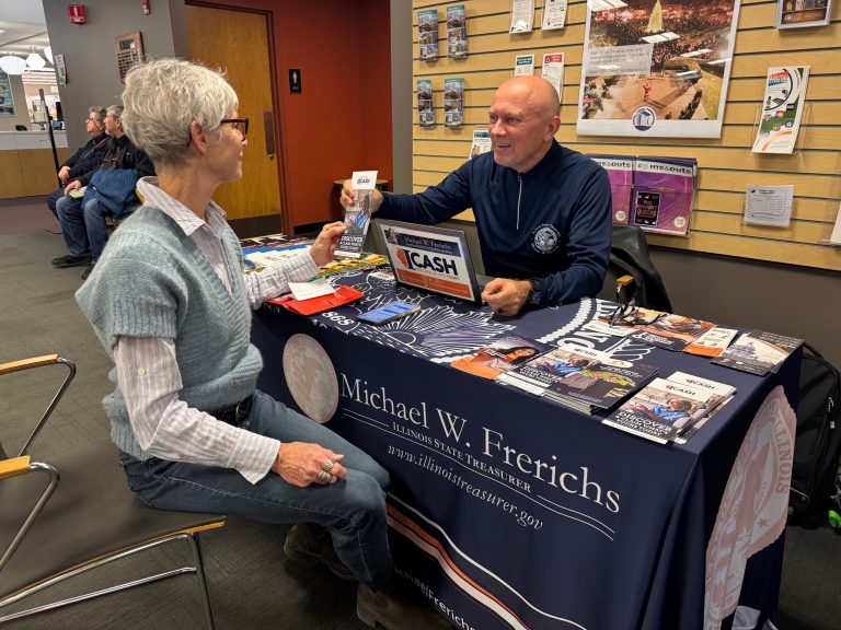 Constituent meets with an IL Treasurer's office team member to claim ICash